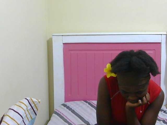 Arriana live cam on BongaCams