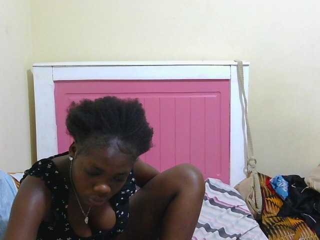 Arriana live cam on BongaCams