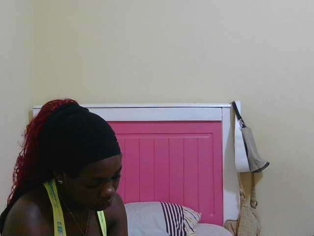 Arriana live cam preview