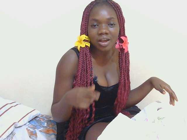 Arriana live cam on BongaCams