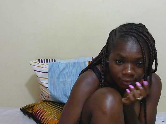 Arriana live cam on BongaCams