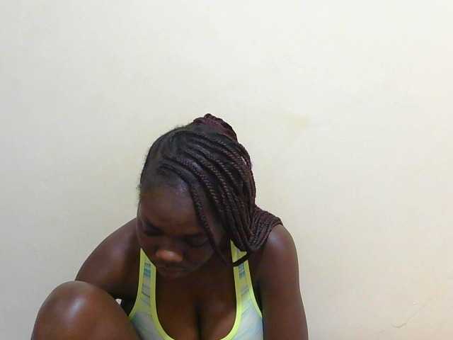 Arriana live cam on BongaCams