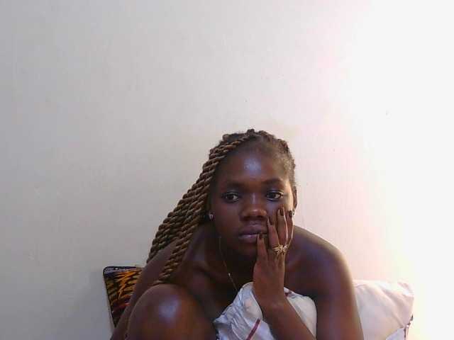 Arriana live cam on BongaCams