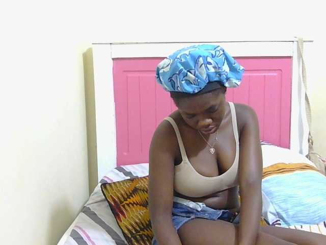 Arriana live cam on BongaCams