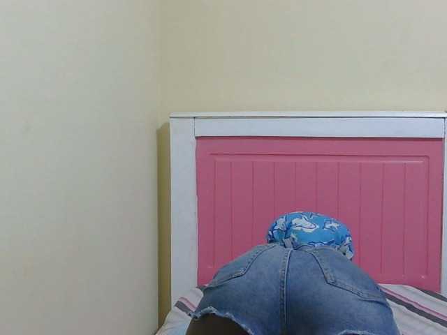 Arriana live cam on BongaCams