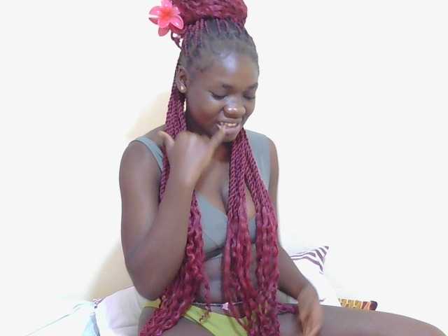 Arriana live cam on BongaCams