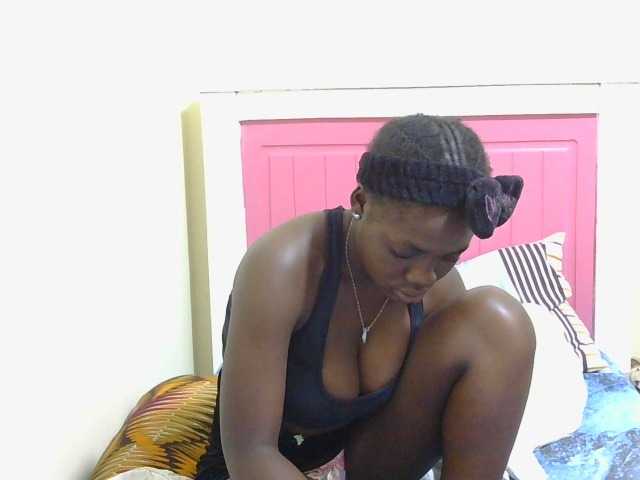 Arriana live cam on BongaCams