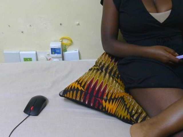 Arriana live cam on BongaCams