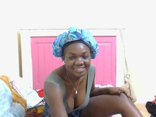 Arriana live cam on BongaCams