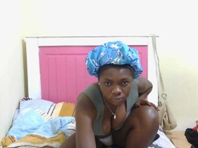 Arriana live cam on BongaCams