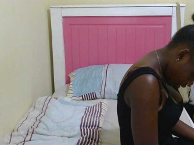 Arriana live cam on BongaCams