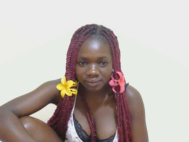 Arriana live cam on BongaCams