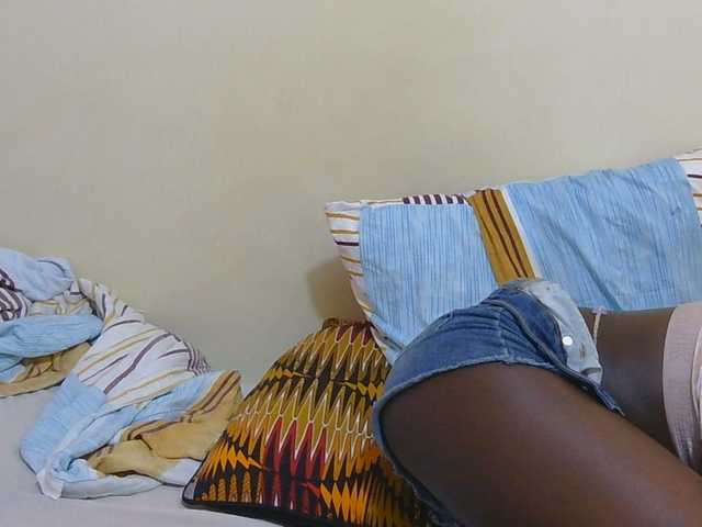 Arriana live cam on BongaCams