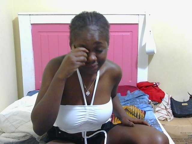 Arriana live cam on BongaCams