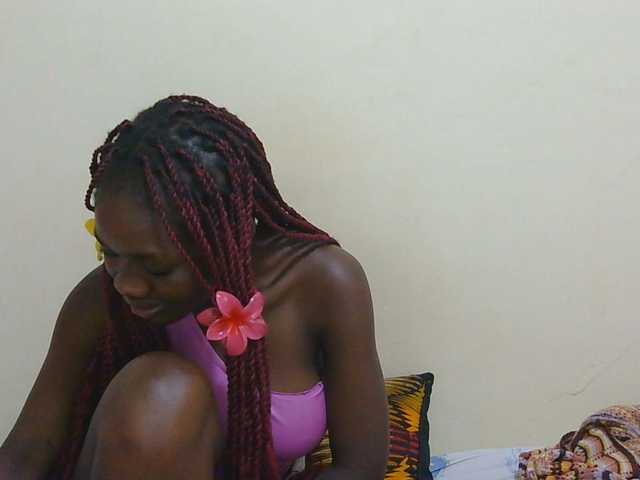 Arriana live cam on BongaCams