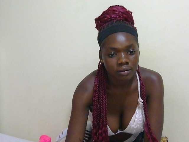Arriana live cam on BongaCams