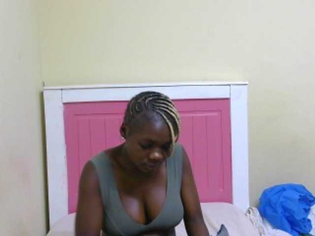 Arriana live cam on BongaCams