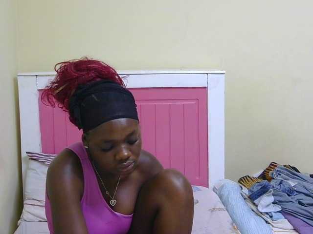 Arriana live cam on BongaCams