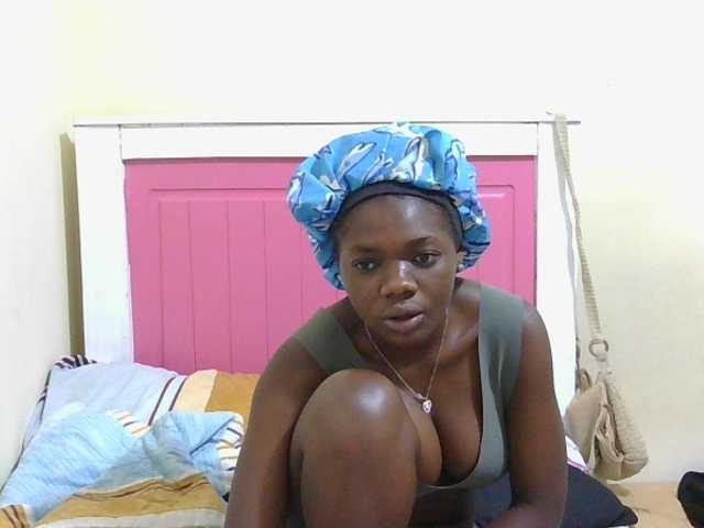 Arriana live cam on BongaCams