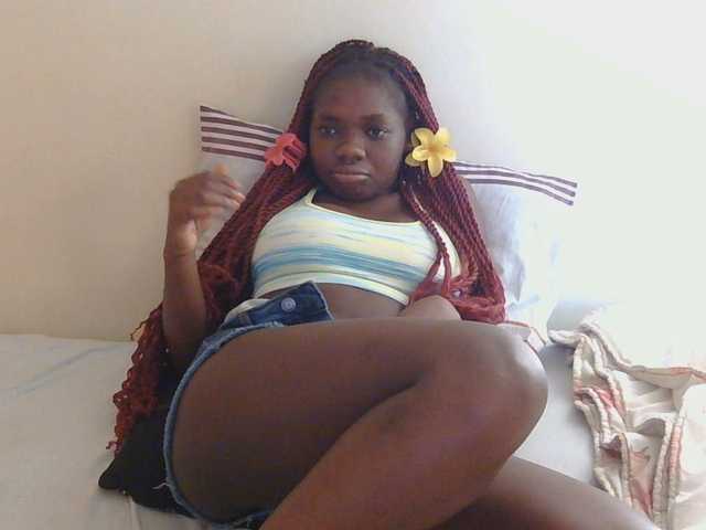 Arriana live cam on BongaCams
