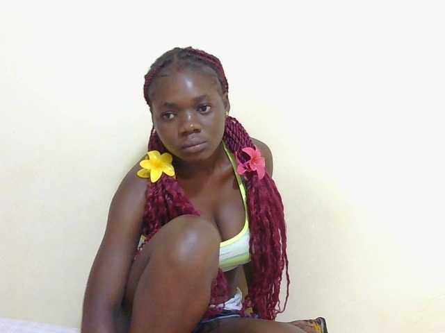 Arriana live cam on BongaCams