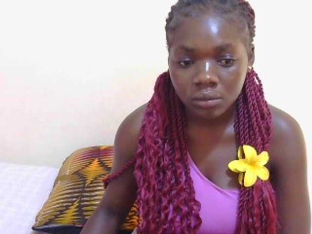 Arriana live cam on BongaCams