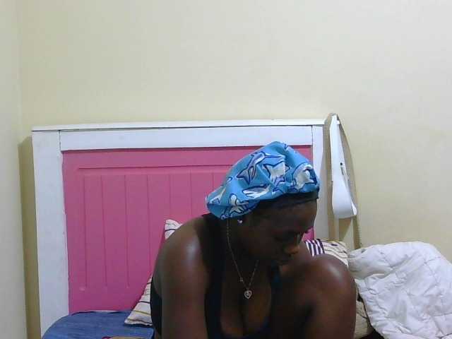 Arriana live cam on BongaCams