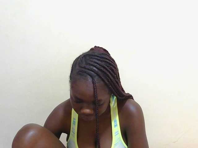 Arriana live cam on BongaCams