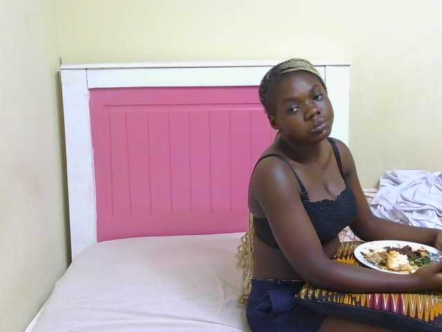 Arriana live cam on BongaCams