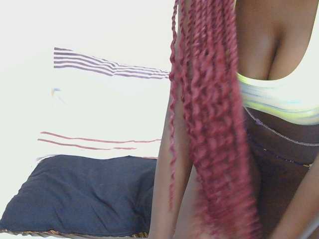 Arriana live cam on BongaCams