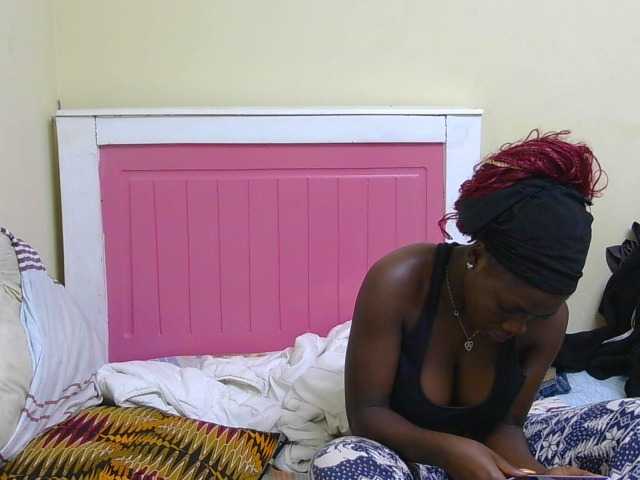 Arriana live cam on BongaCams