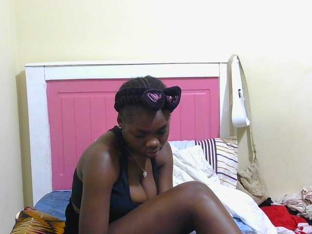 Arriana live cam on BongaCams