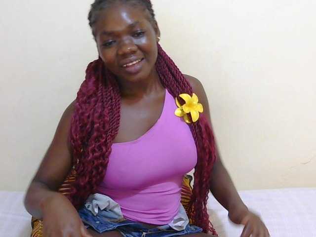 Arriana live cam on BongaCams
