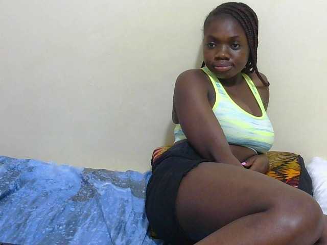 Arriana live cam on BongaCams