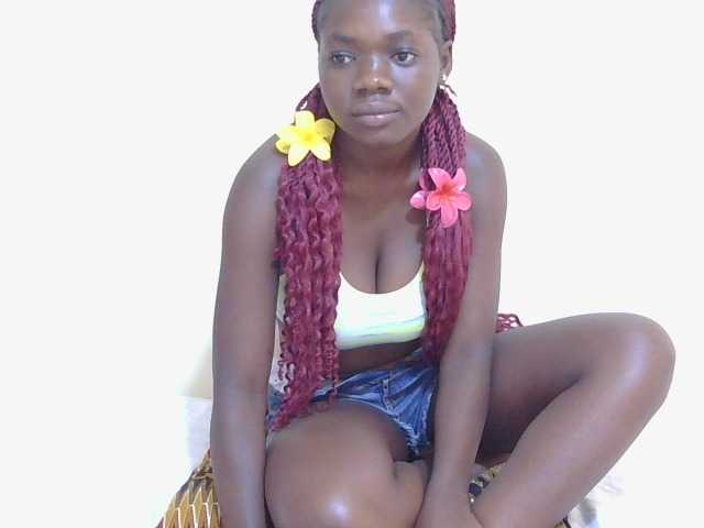 Arriana live cam on BongaCams
