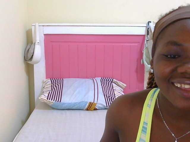 Arriana live cam on BongaCams