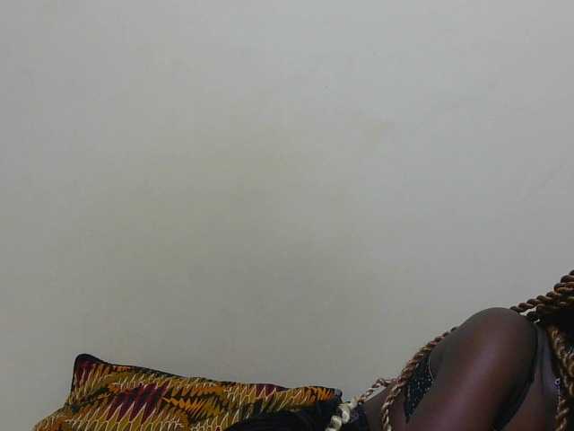 Arriana live cam on BongaCams