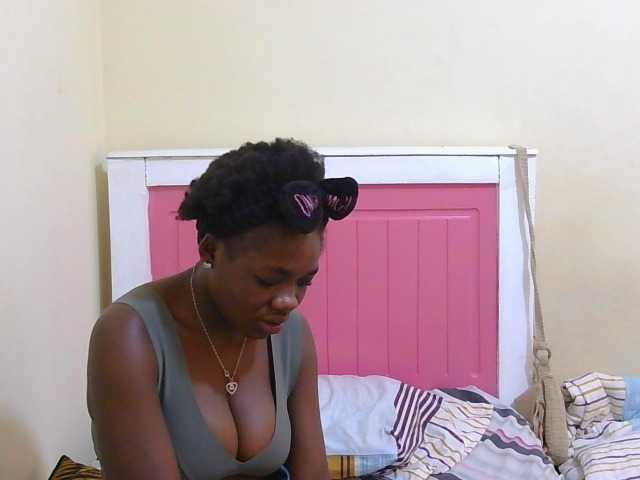 Arriana live cam on BongaCams
