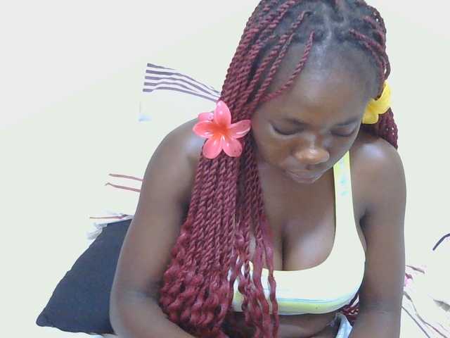 Arriana live cam on BongaCams
