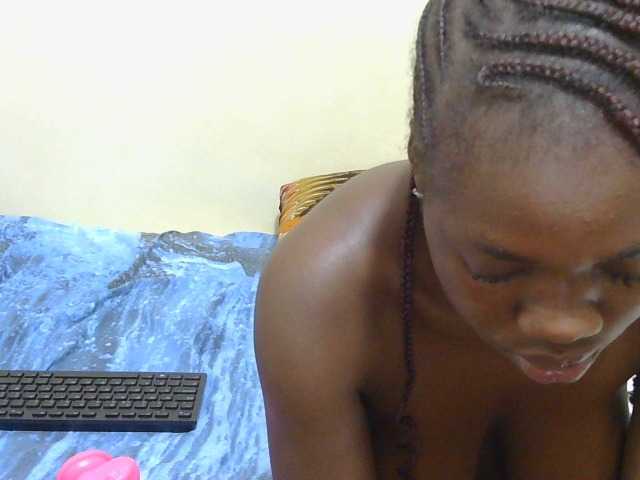 Arriana live cam on BongaCams