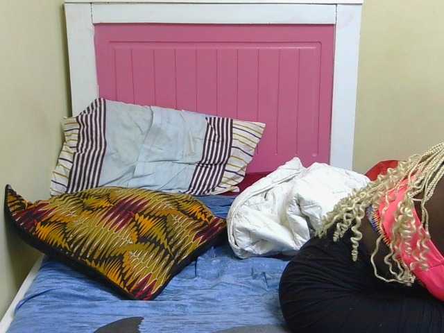 Arriana live cam on BongaCams