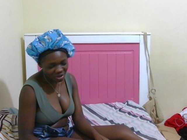 Arriana live cam on BongaCams