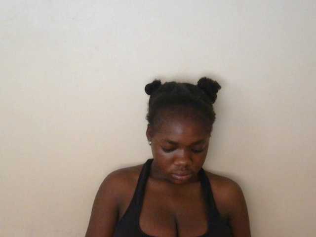 Arriana live cam on BongaCams