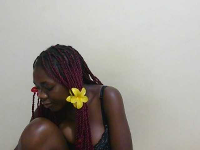 Arriana live cam on BongaCams