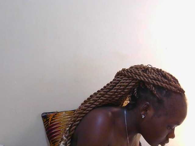Arriana live webcam show