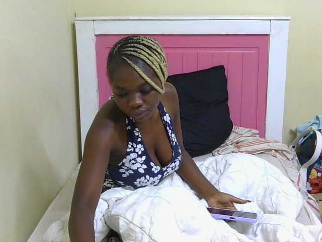 Arriana live cam on BongaCams