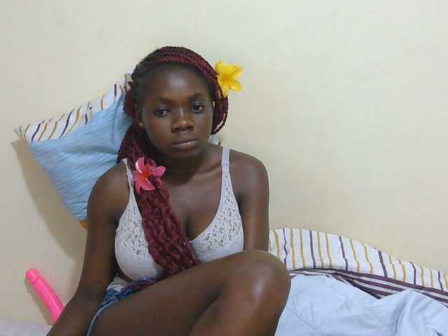 Arriana live cam on BongaCams