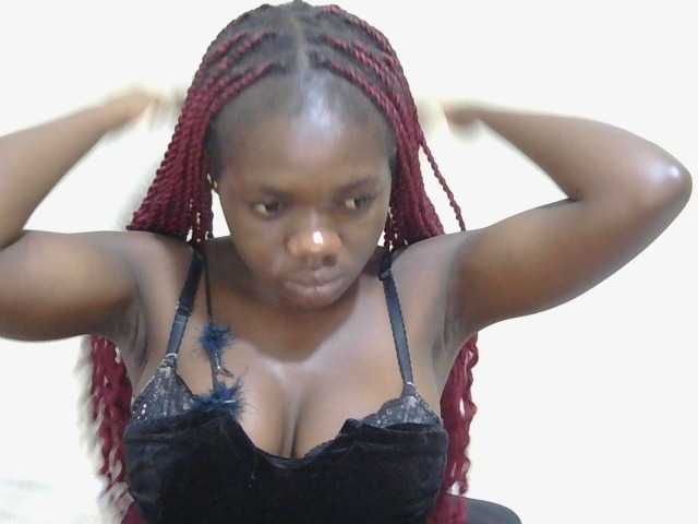 Arriana live cam on BongaCams