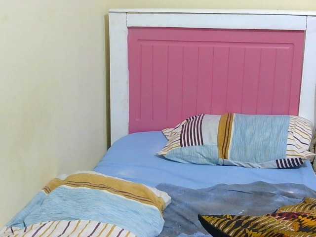 Arriana live cam on BongaCams