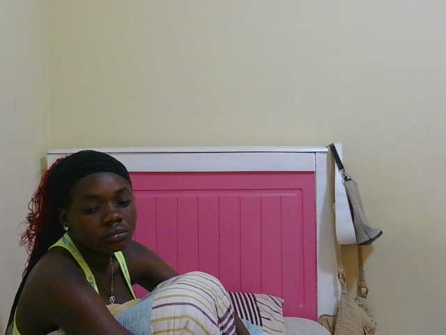 Arriana live cam on BongaCams